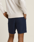 スタッフ パフォーマンス ショートパンツ 8インチ - クラシックネイビー