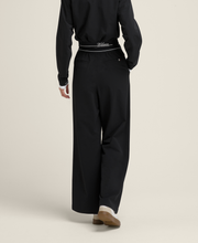 ウィン プリーツ パンツ - ブラック