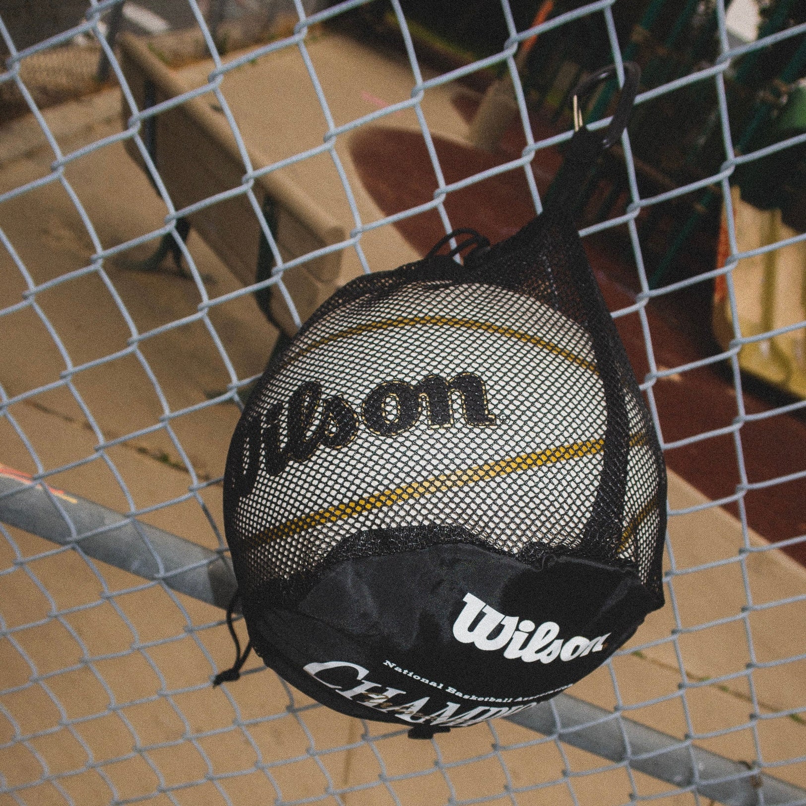 NBA × Wilson × WIND AND SEA トリプルコラボ シングルボールバッグ by