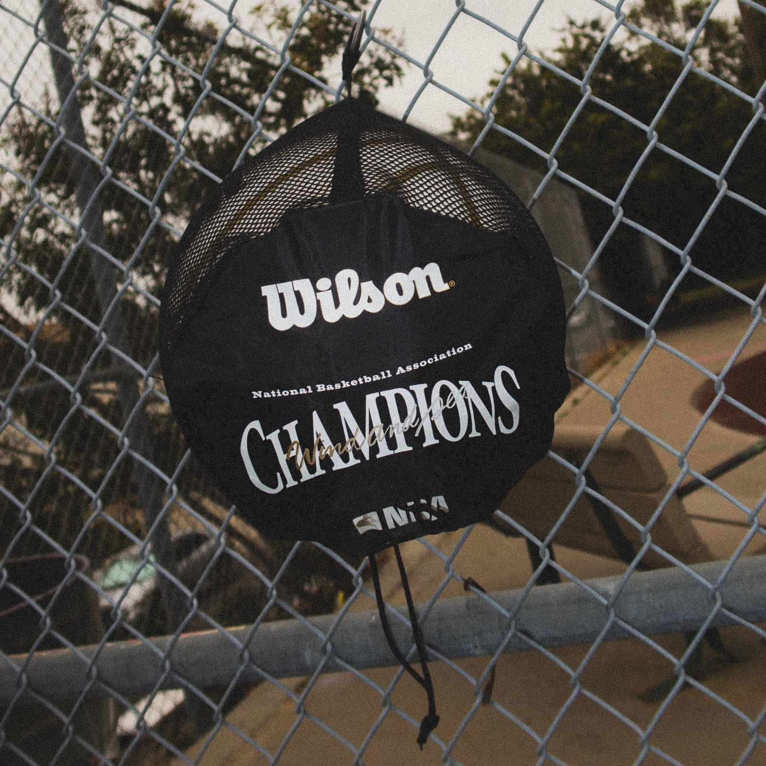 NBA × Wilson × WIND AND SEA トリプルコラボ シングルボールバッグ by