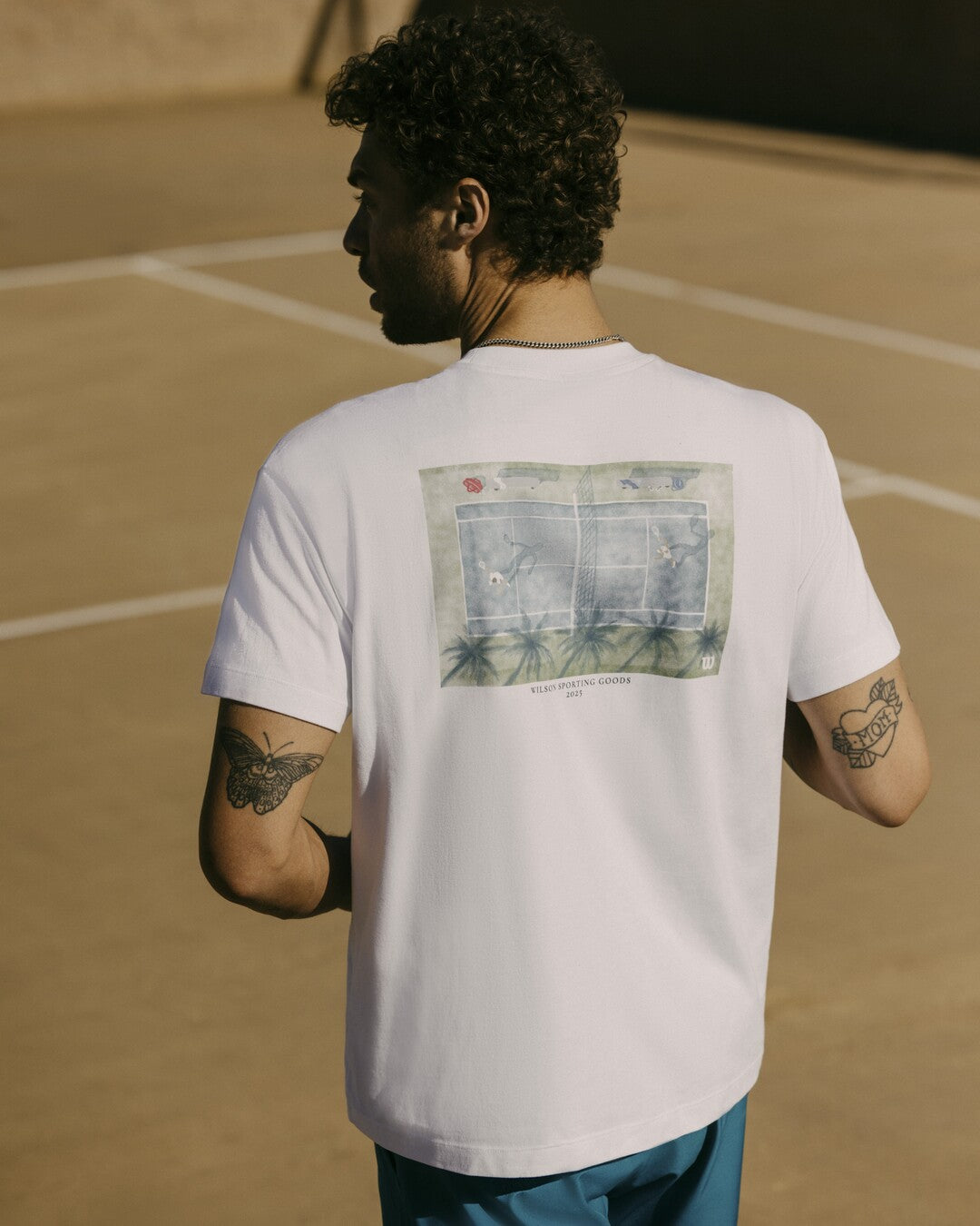 クラシックコットングラフィックTシャツ