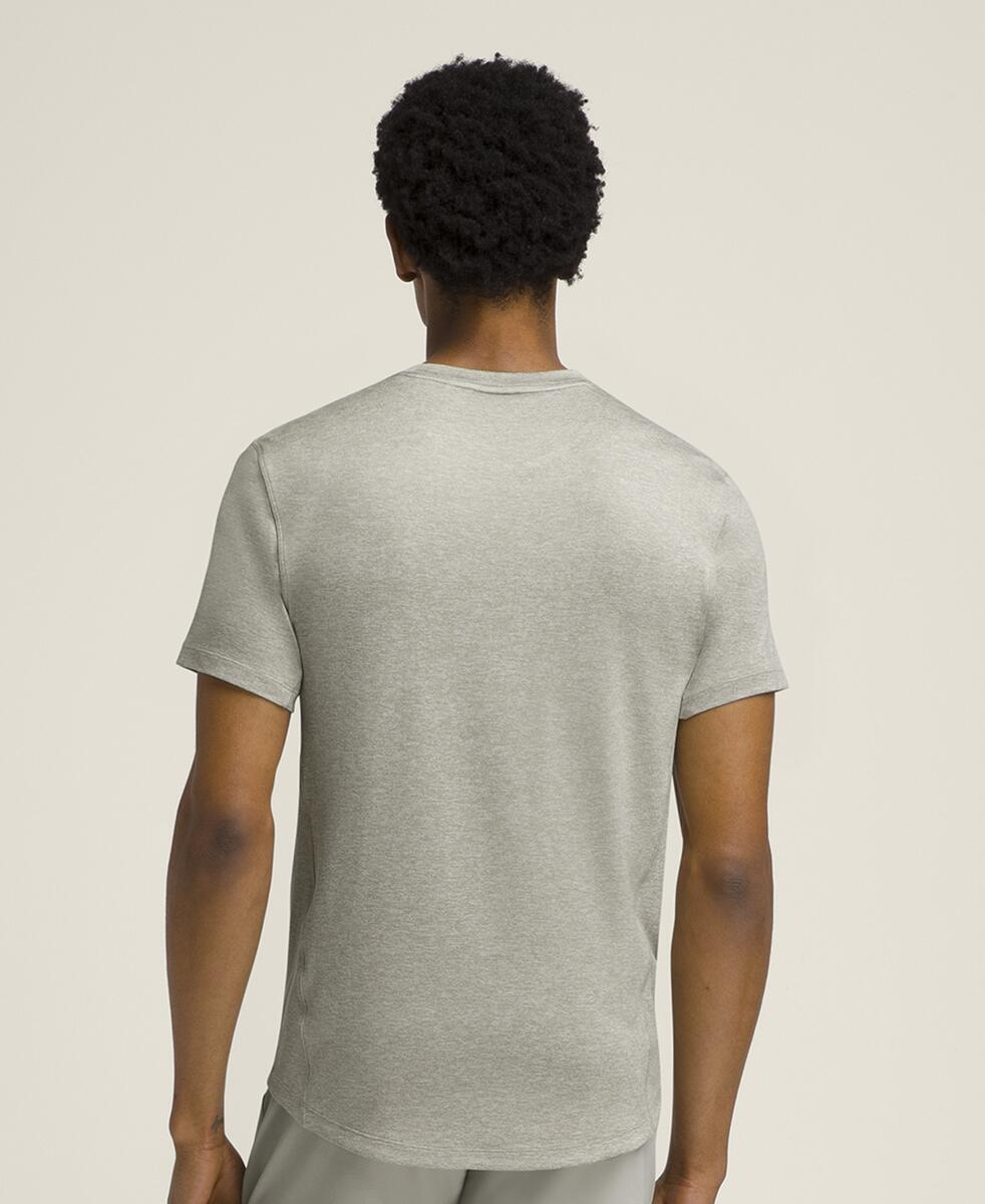エブリデイ パフォーマンス Tシャツ