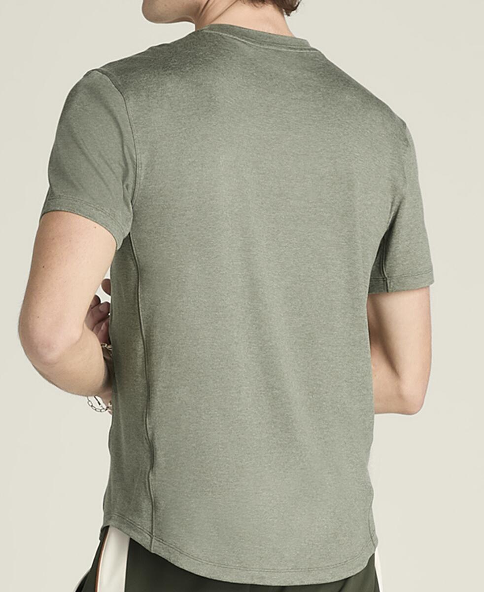 エブリデイ パフォーマンス Tシャツ