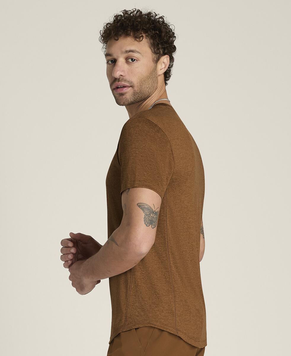 エブリデイパフォーマンスTシャツ - キャラメルカフェ