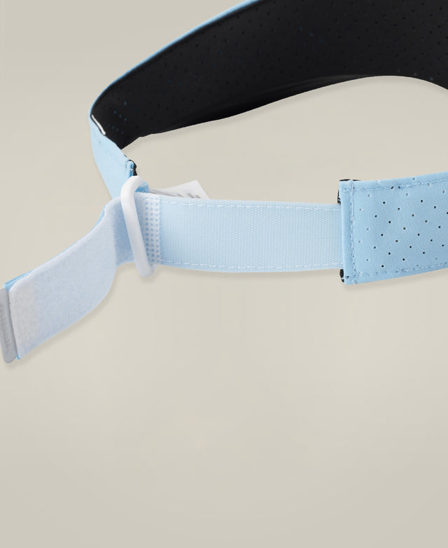 パフォーマンス パンチ バイザー  -  エアリー ブルー